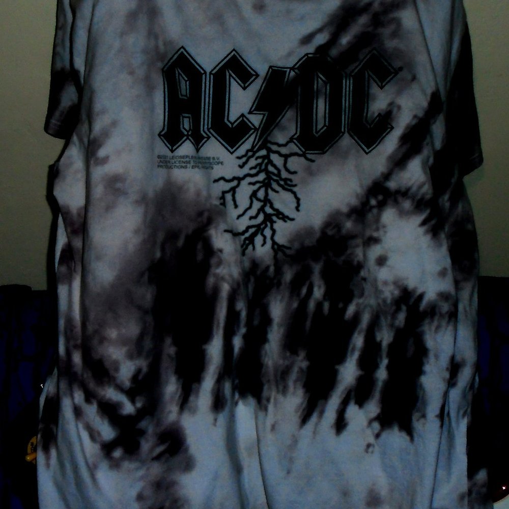 ac dc official lighting logo L over sized  tee - angus malcom hard rock t.n.t.